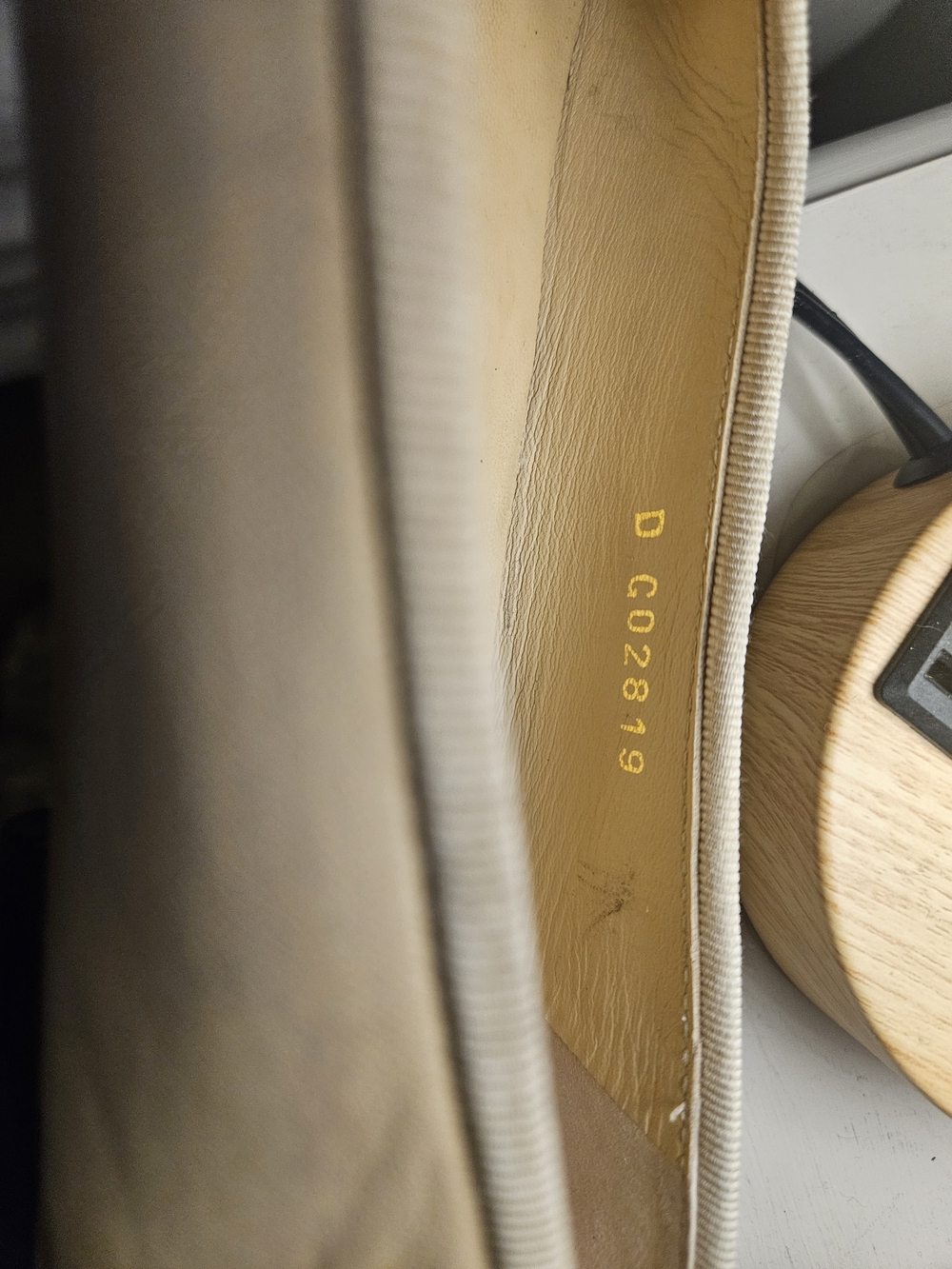 CHANEL Beige Leather Ballet Flats with Black Cap Toe and Bow 38.5 Like New - Picture 4 of 4
